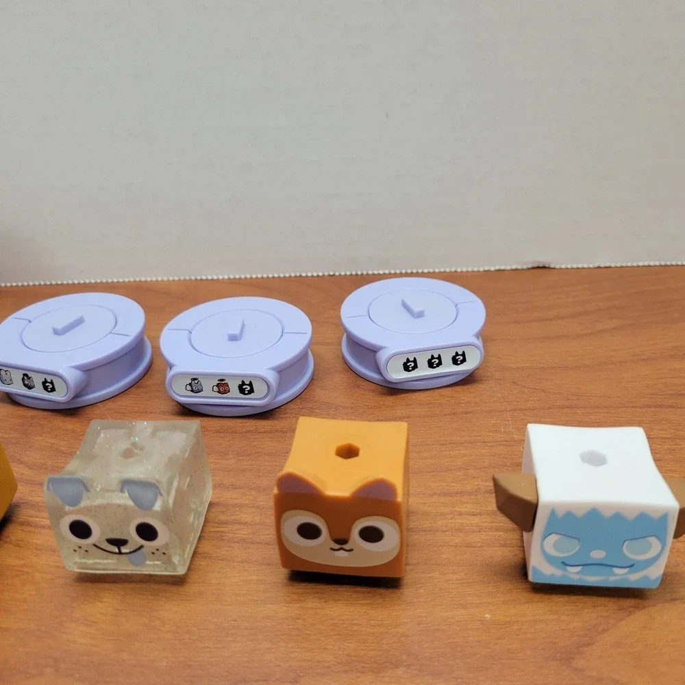 Pet Simulator X lot of 7 with‎ accessories